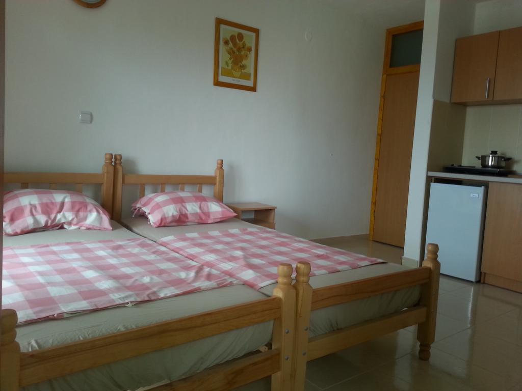 Apartments Nurkovic Dobra Voda Habitación foto
